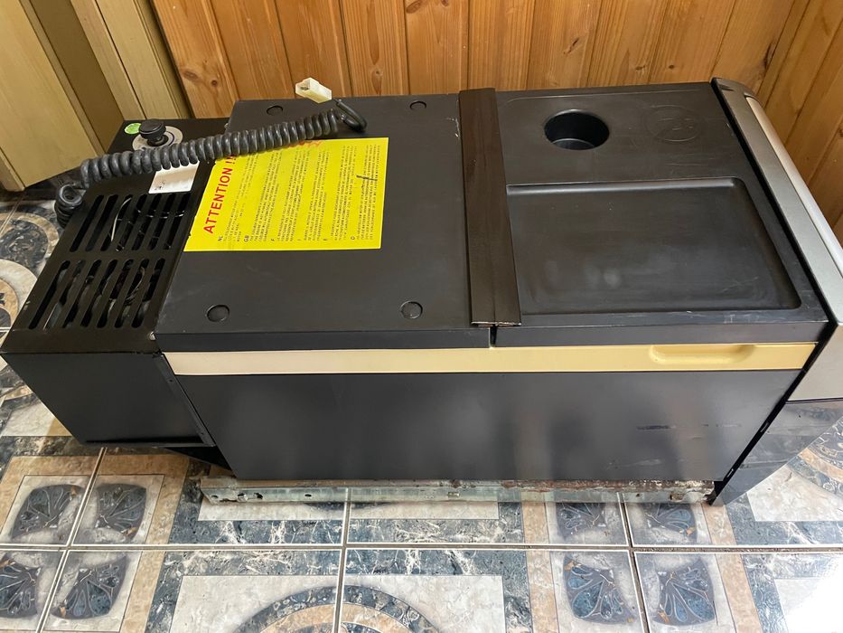 Авто холодильник ДАФ 105  24 вольт