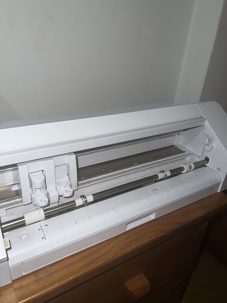 SILHOUETTE CAMEO 4