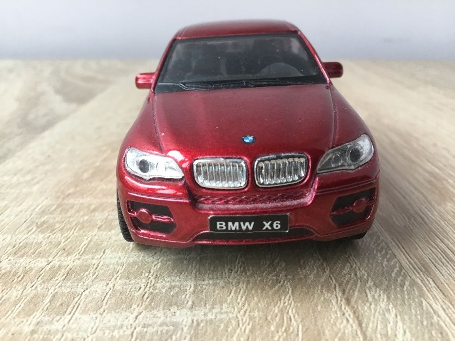 BMW X6 Модель автомобиля 1:46