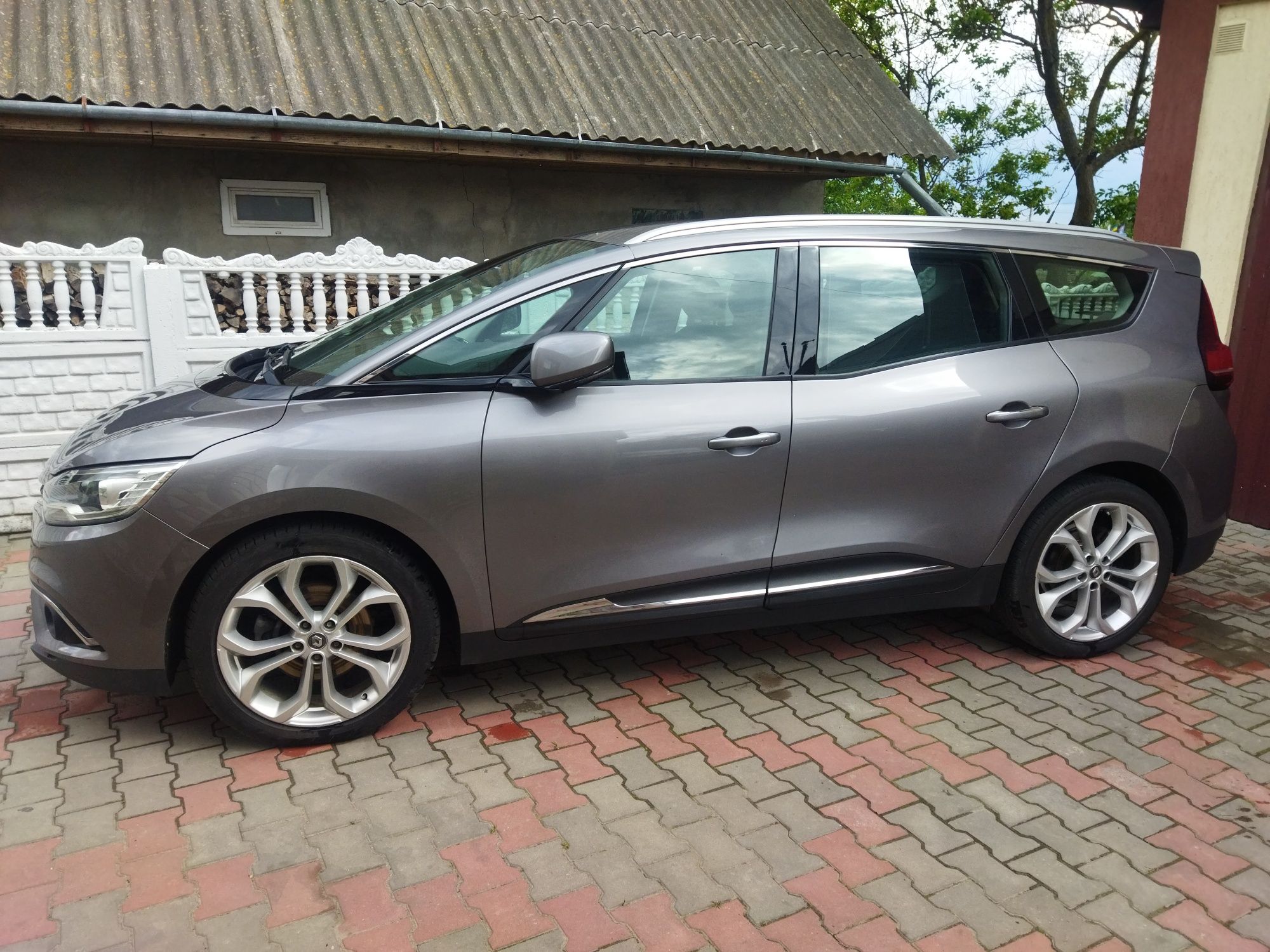 Renault Grand -Scenic 2018 1.6 Diesel  7 - Meст