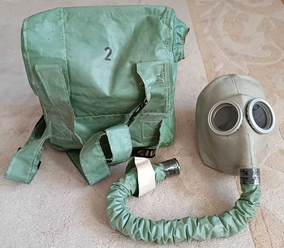 Изолирующий противогаз ИП-4