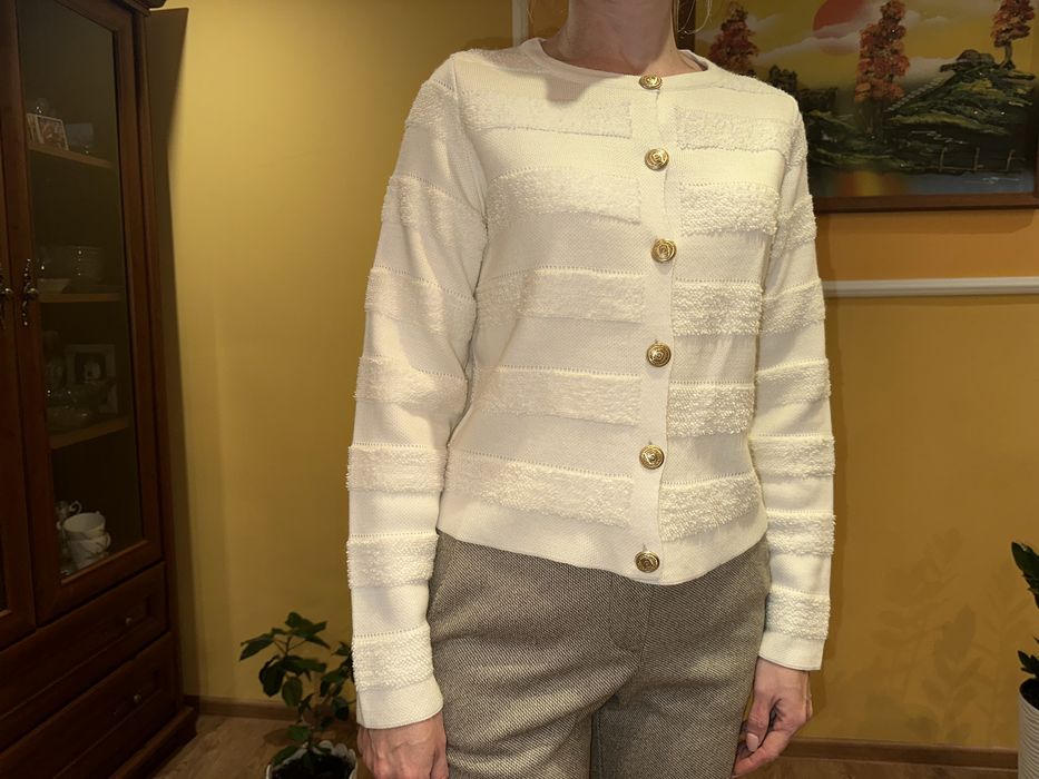 Светер на гудзики