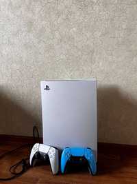 PlayStation 5 + два геймпада