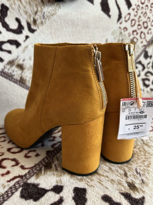 Жіночі  фірмові черевики