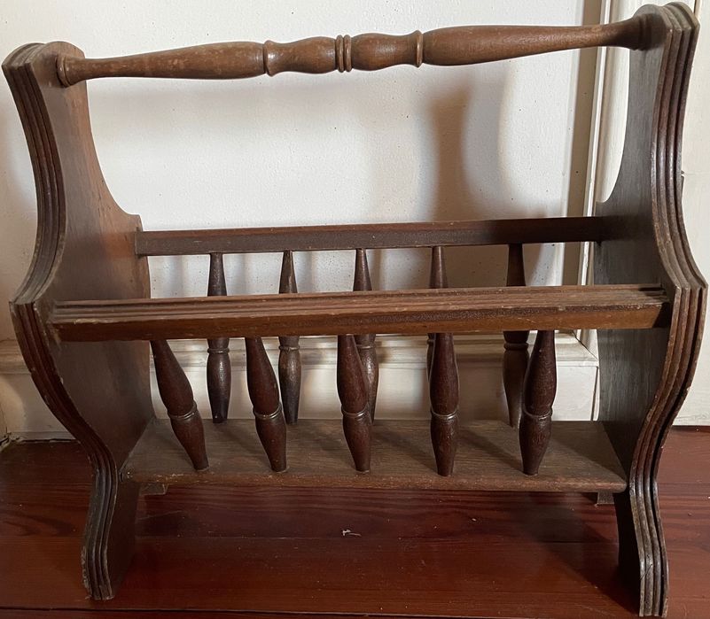 Porta-revistas e jornais em madeira (Antiguidade)