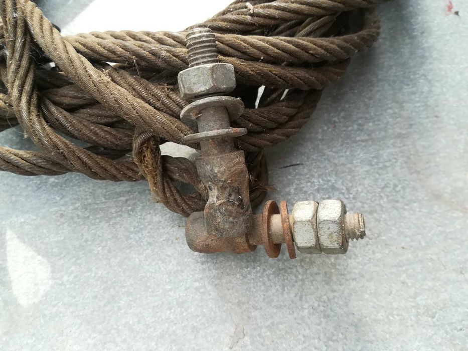 два стальных троса 8 мм толщина