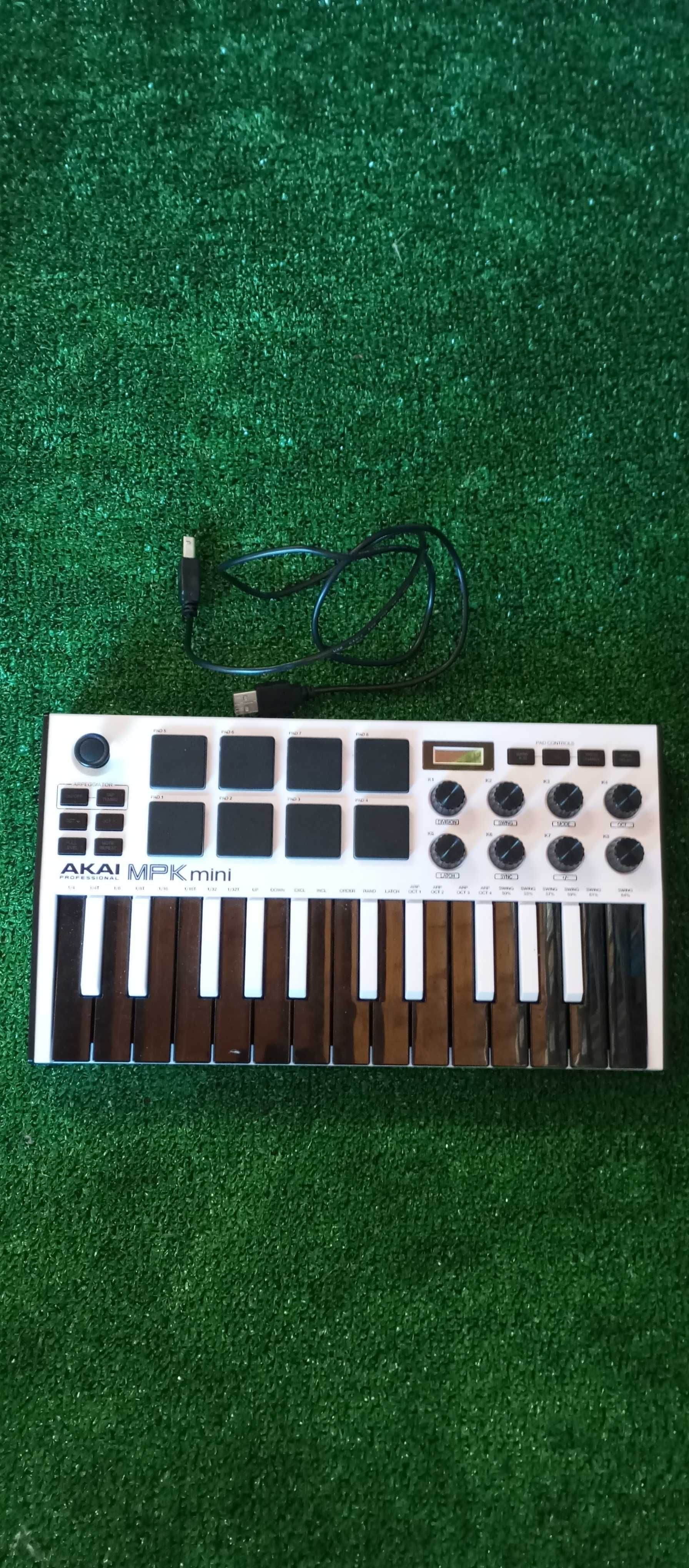 Akai mpk mk3 mini - white