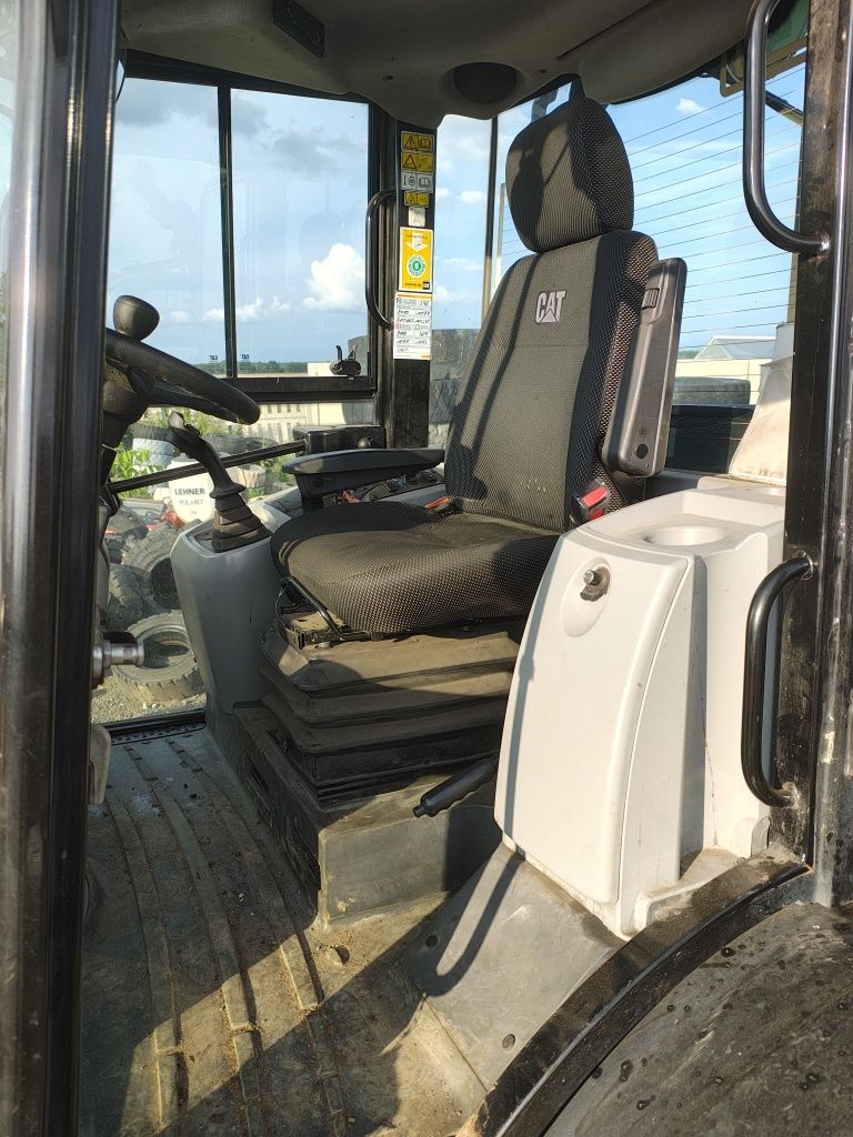 Ładowarka Cat 906M rok 2021 okazja wielką łyżką nowe opony sprowadzona