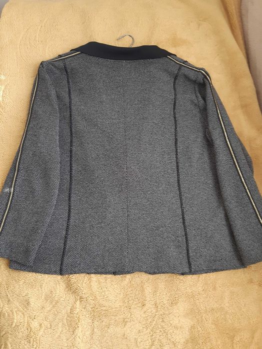 Jesienny wygodny żakiet