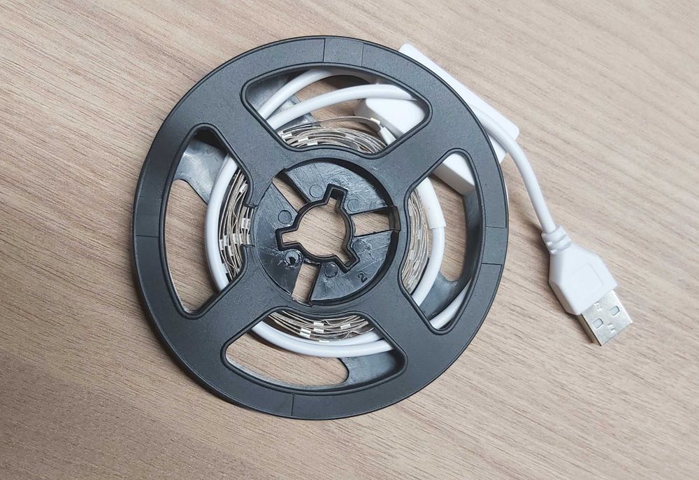 Светодиодная лента 5 вольт от USB с датчиком движения 2 метра