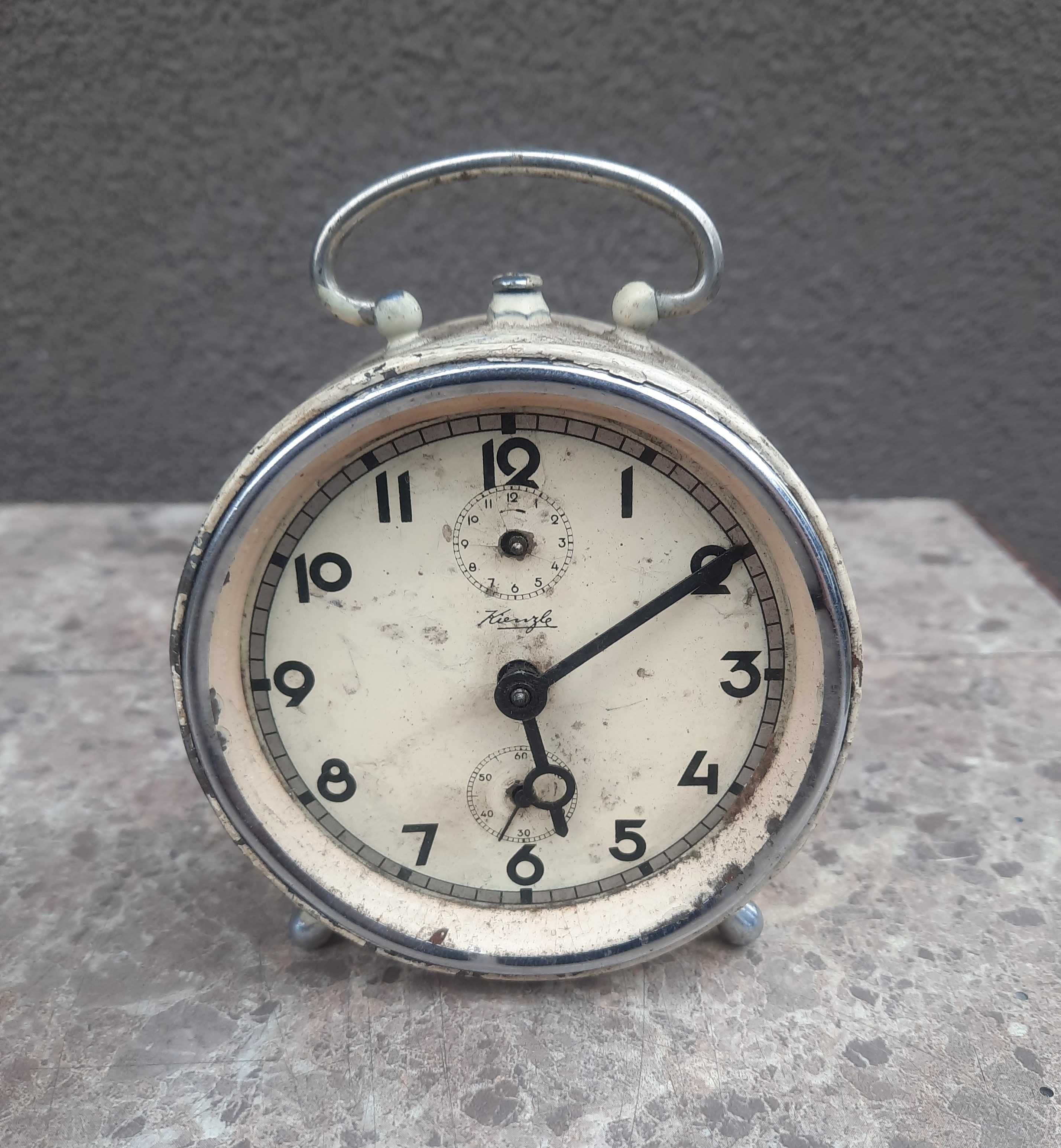 21 Stary metalowy budzik zegar Kienzle
