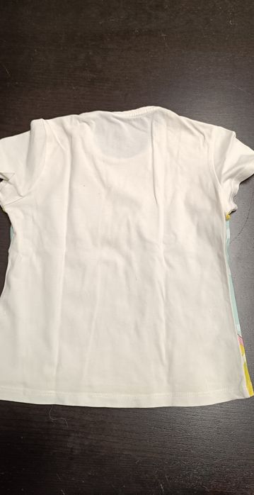 T-shirt criança Pequena Sereia . Para 4/5 anos. Não tem etiqueta.