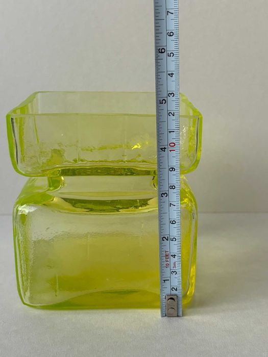 Wazon uran, Helena Tynell Uranium