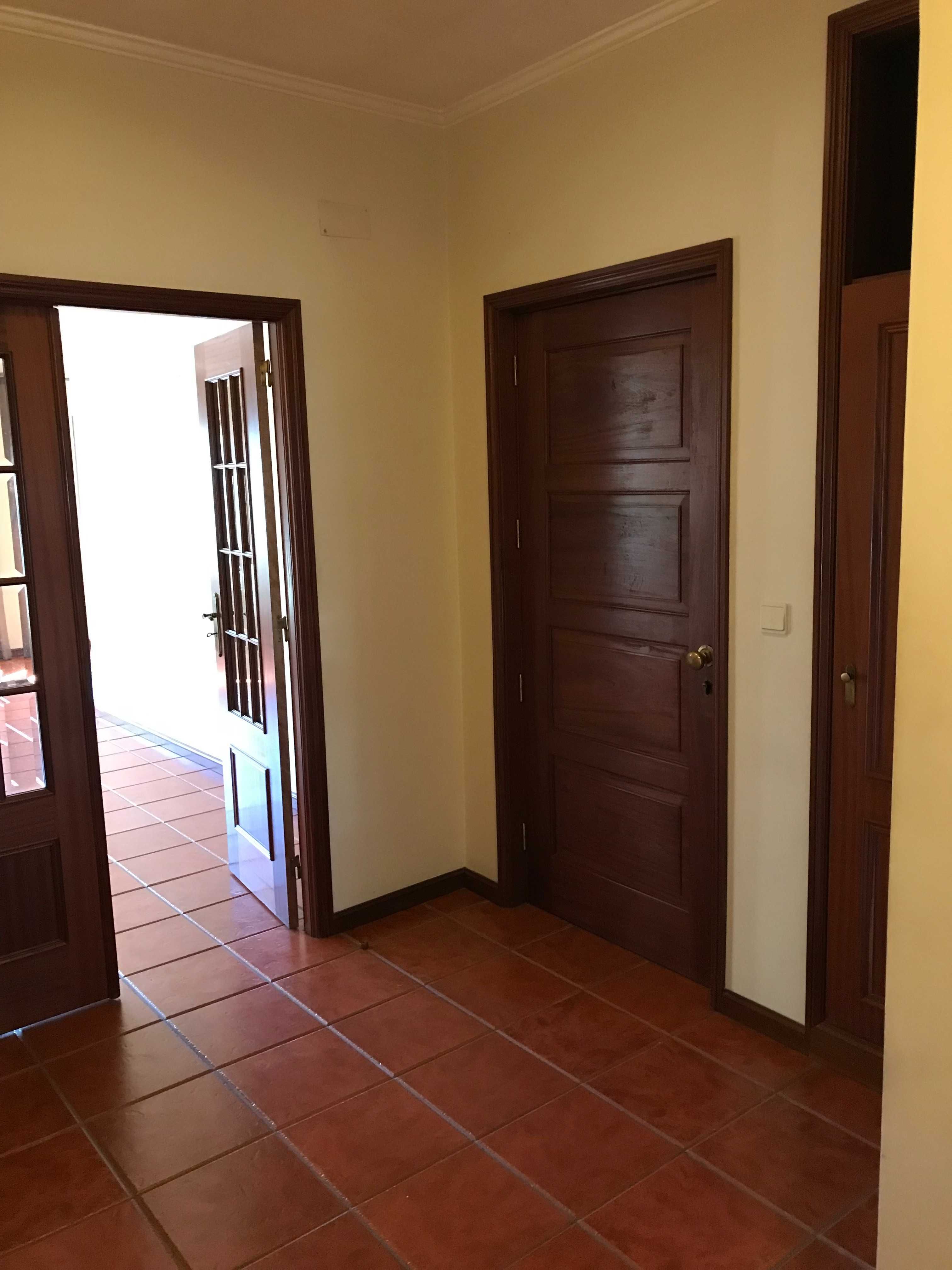 Apartamento T2 - Sta. M. da Feira (S. João de Ver) - Pronto a habitar