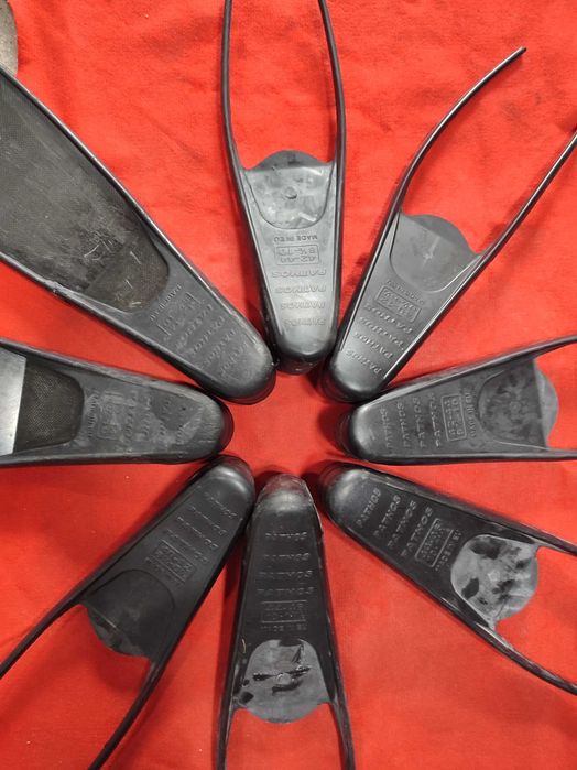 Pês de Barbatanas PATHOS