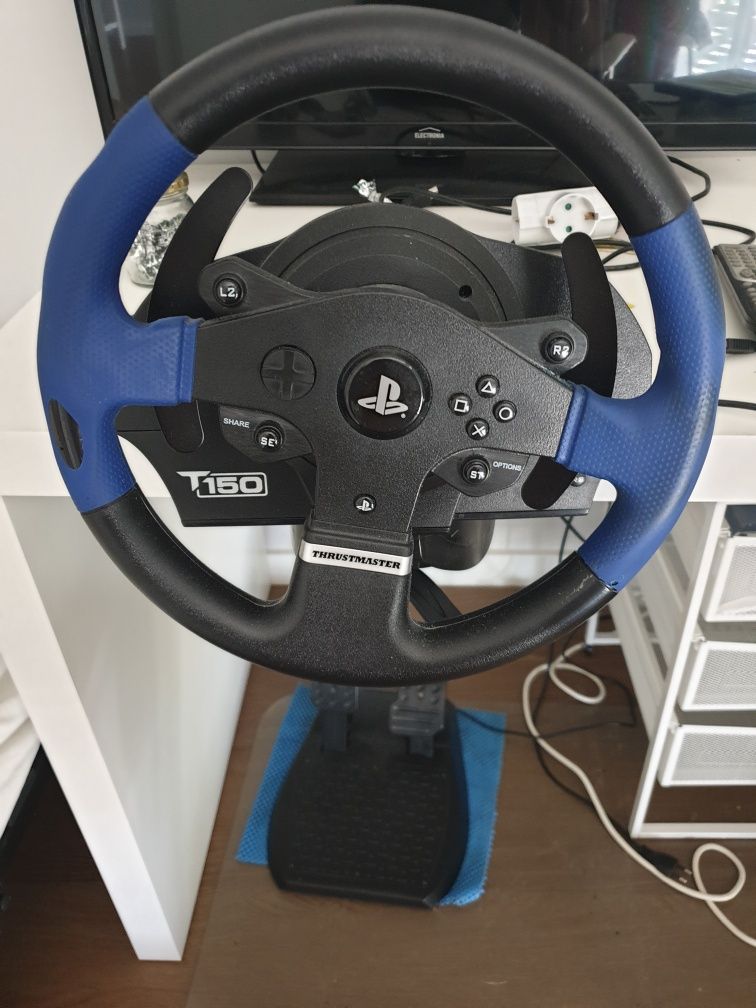 Volante Thrustmaster ps4 e pedais