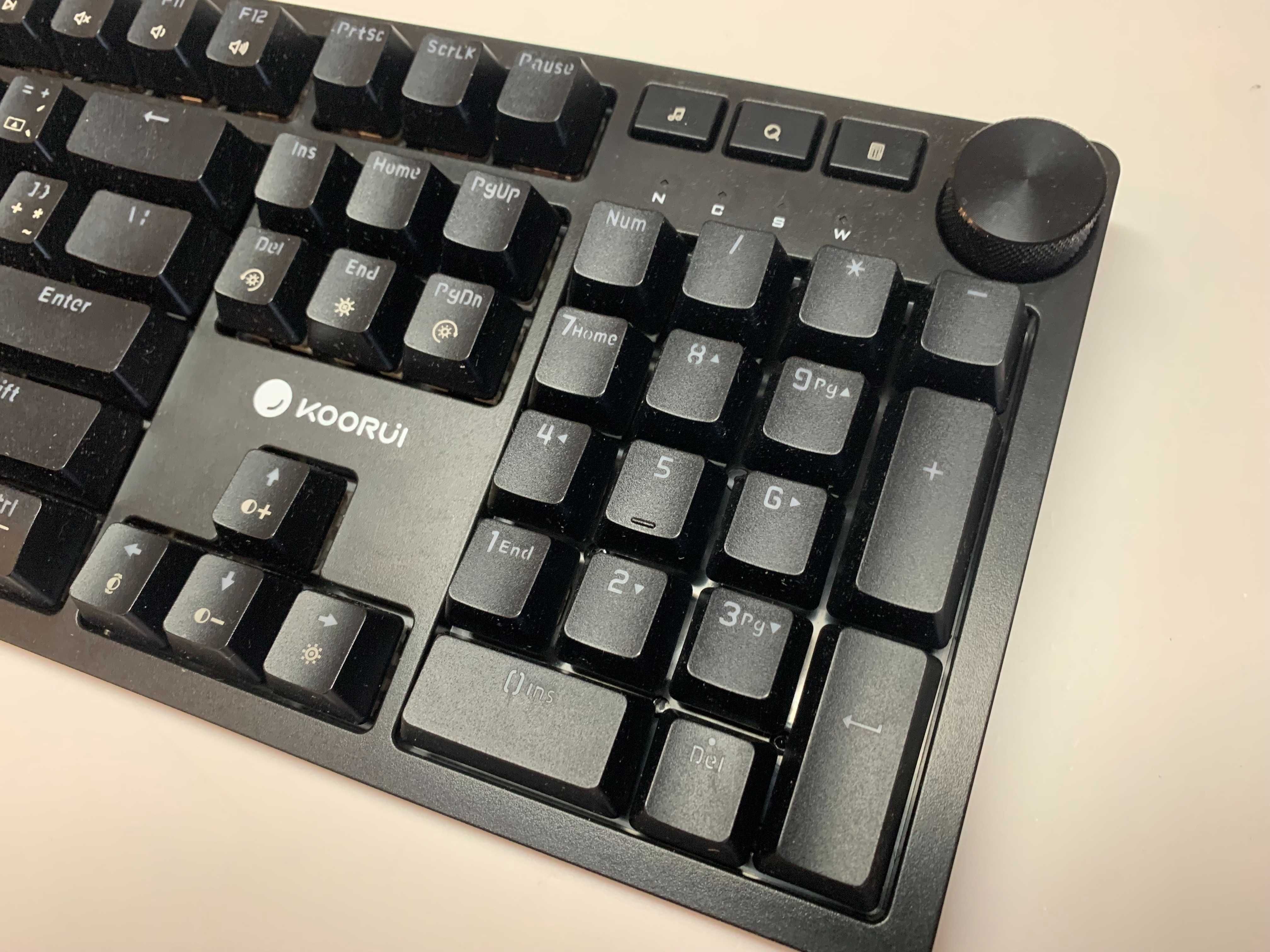 KOORUI K104 Klawiatura Gamingowa mechaniczna DE QWERTZ Win MacOS Linux