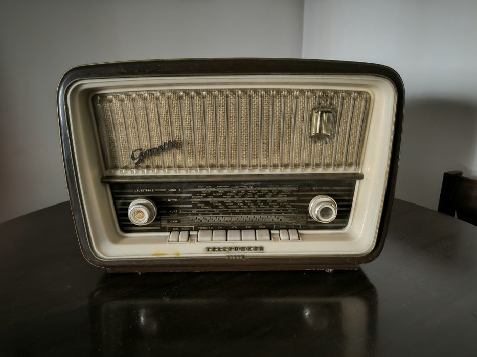 Rádio Telefunken Gavotte