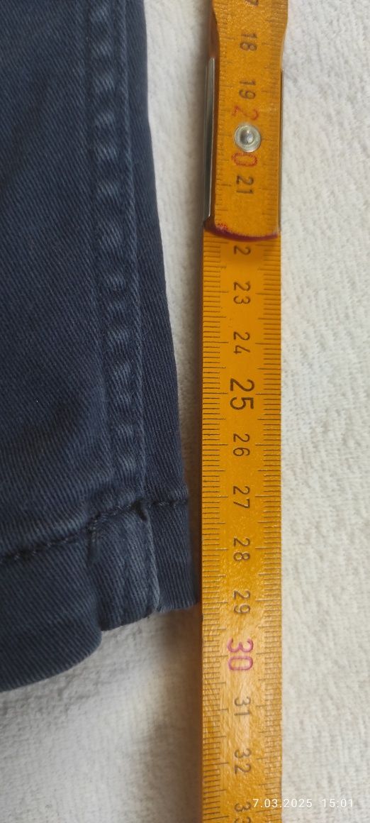 Granatowe jeansy ze ściągaczem H&M