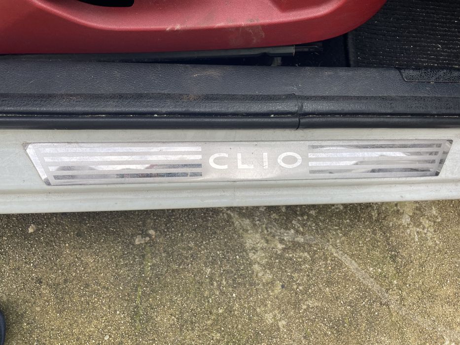 Renaul clio fase 2 comercial