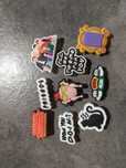 Przypinka pin do butów typu crocs crocsy crocsów friends przyjaciele