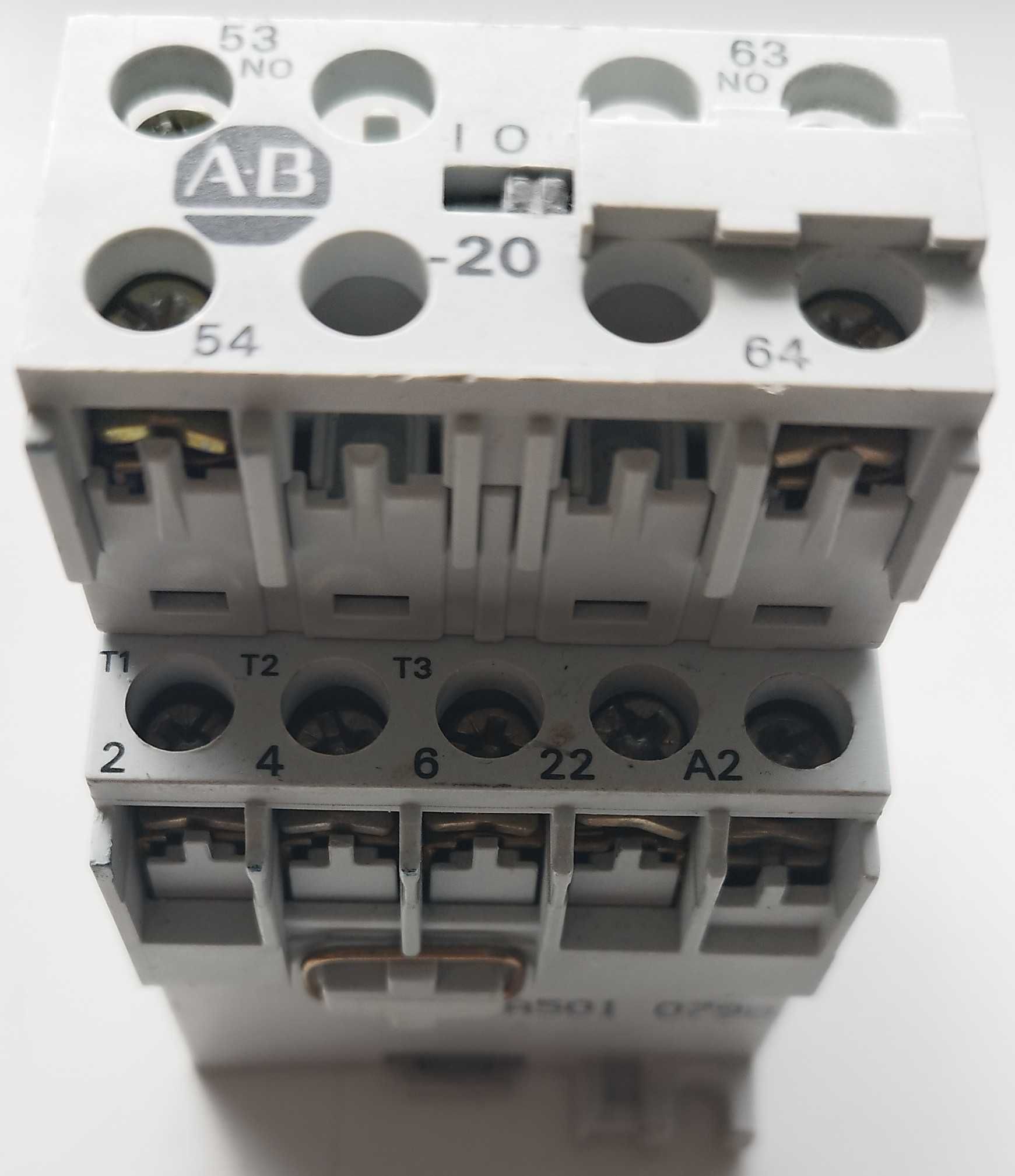 Stycznik AB ALLEN-BRADLEY 100-MO5N*31 + styk pomocniczy