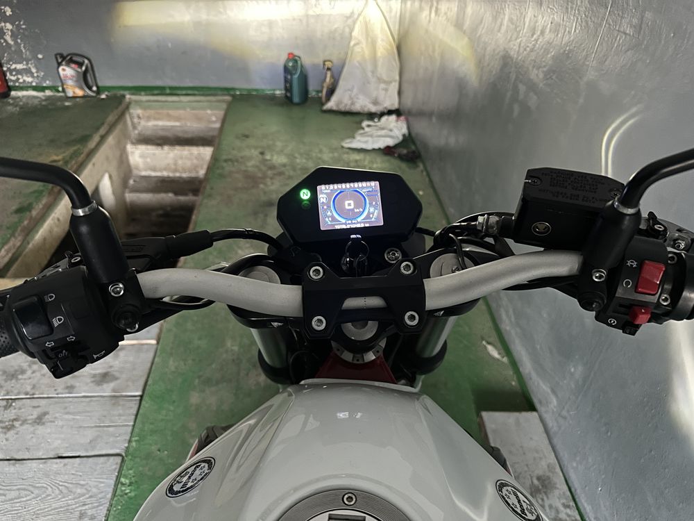 Benelli TNT 302S