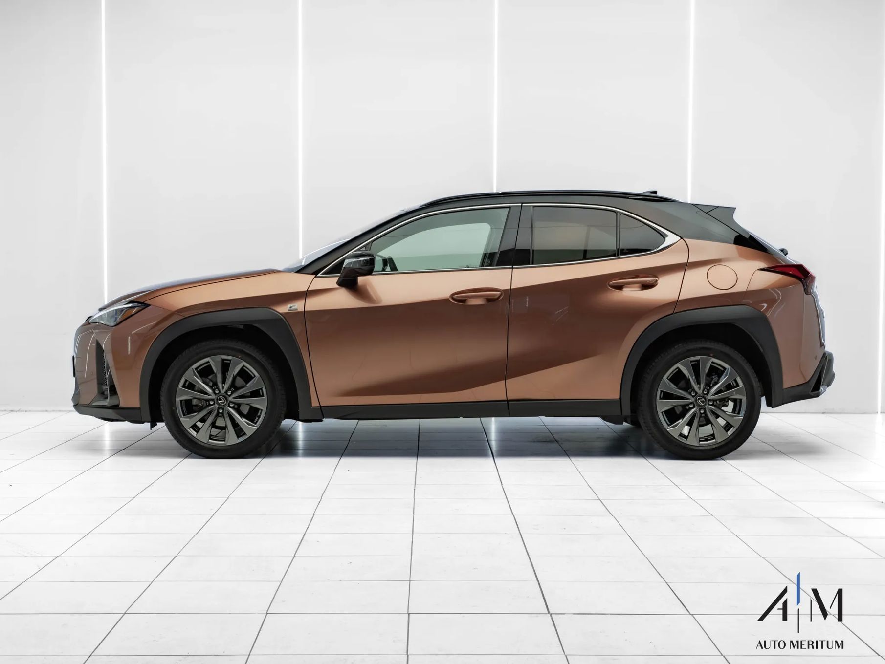Lexus UX 300h 199KM E-AWD F-Sport Design Sonic Copper Bi-Tone FV23%