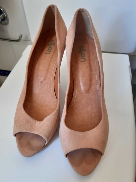 Sapatos de salto zilian