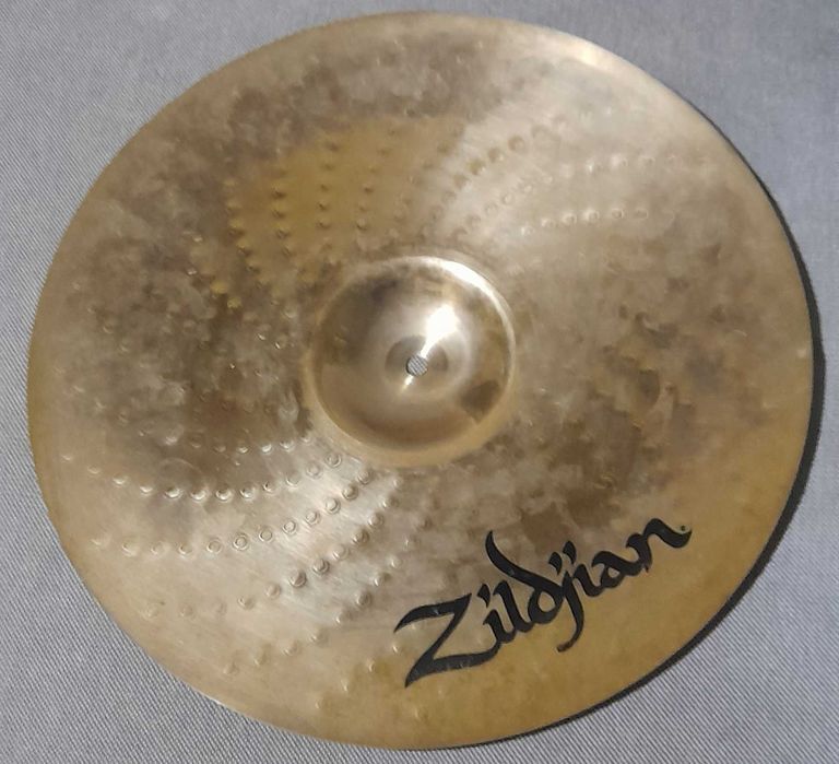 Vendo prato de bateria Zildjian Z Custom Rock Crash 19" (2ª Gen)