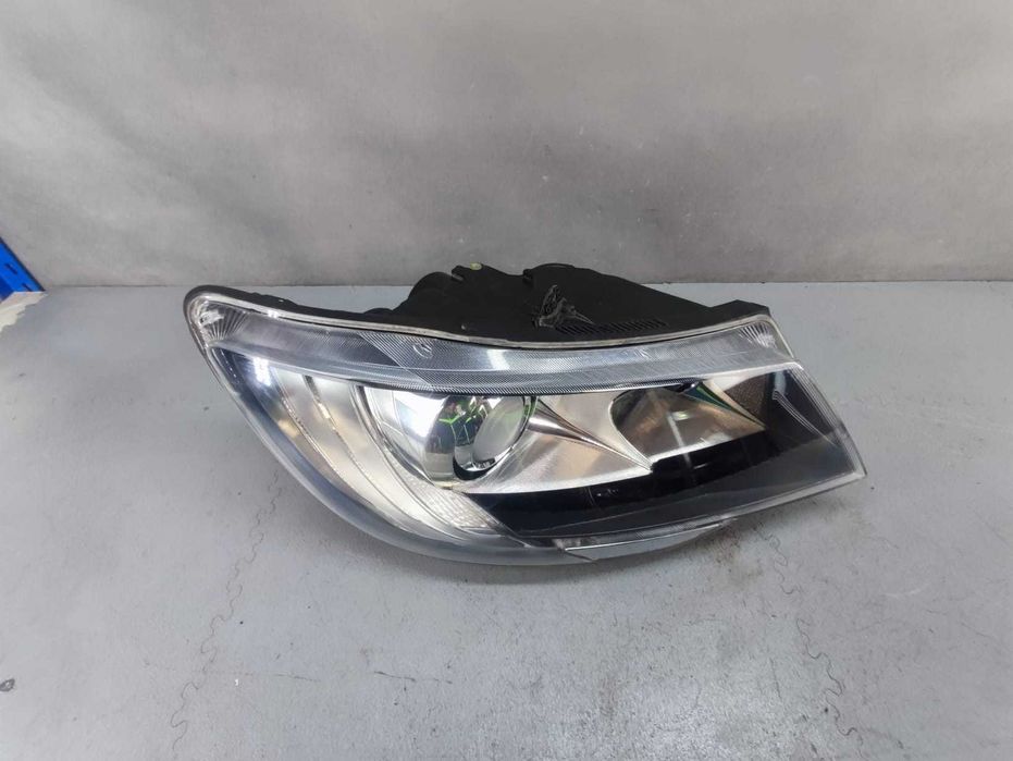 Skoda Superb II 2 Lift FL 2013-15 Lampa Przód Przednia Prawa H7 Europa