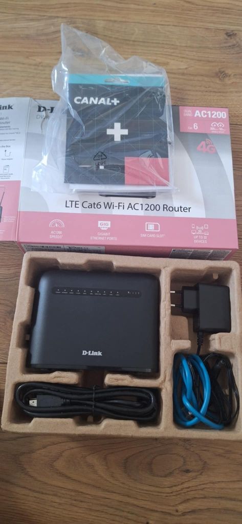 Sprzedam dekoder i router Canal+ na kartę