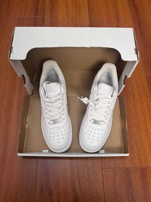 White lace-up shoes size 41