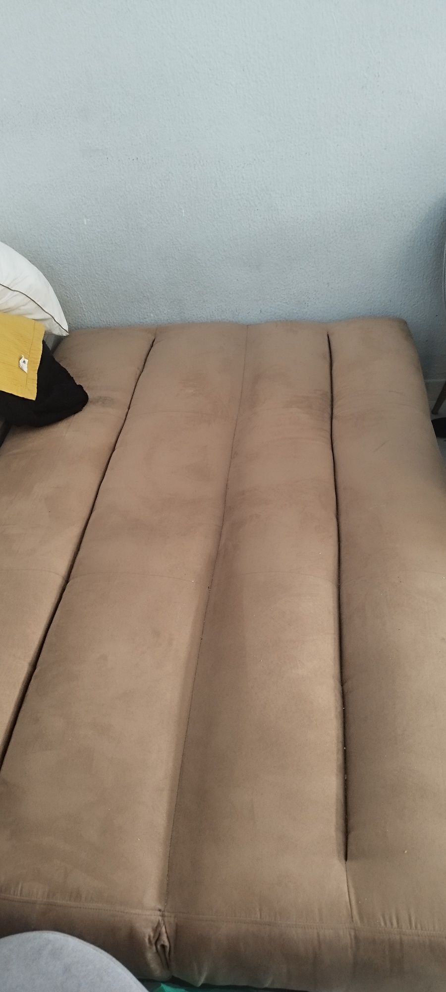 Sofá cama click clack castanho claro