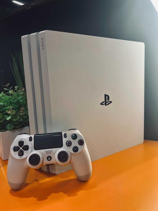 PlayStation 4 Pro 1 TB  у хорошому стані - 12 місяців гарантії!