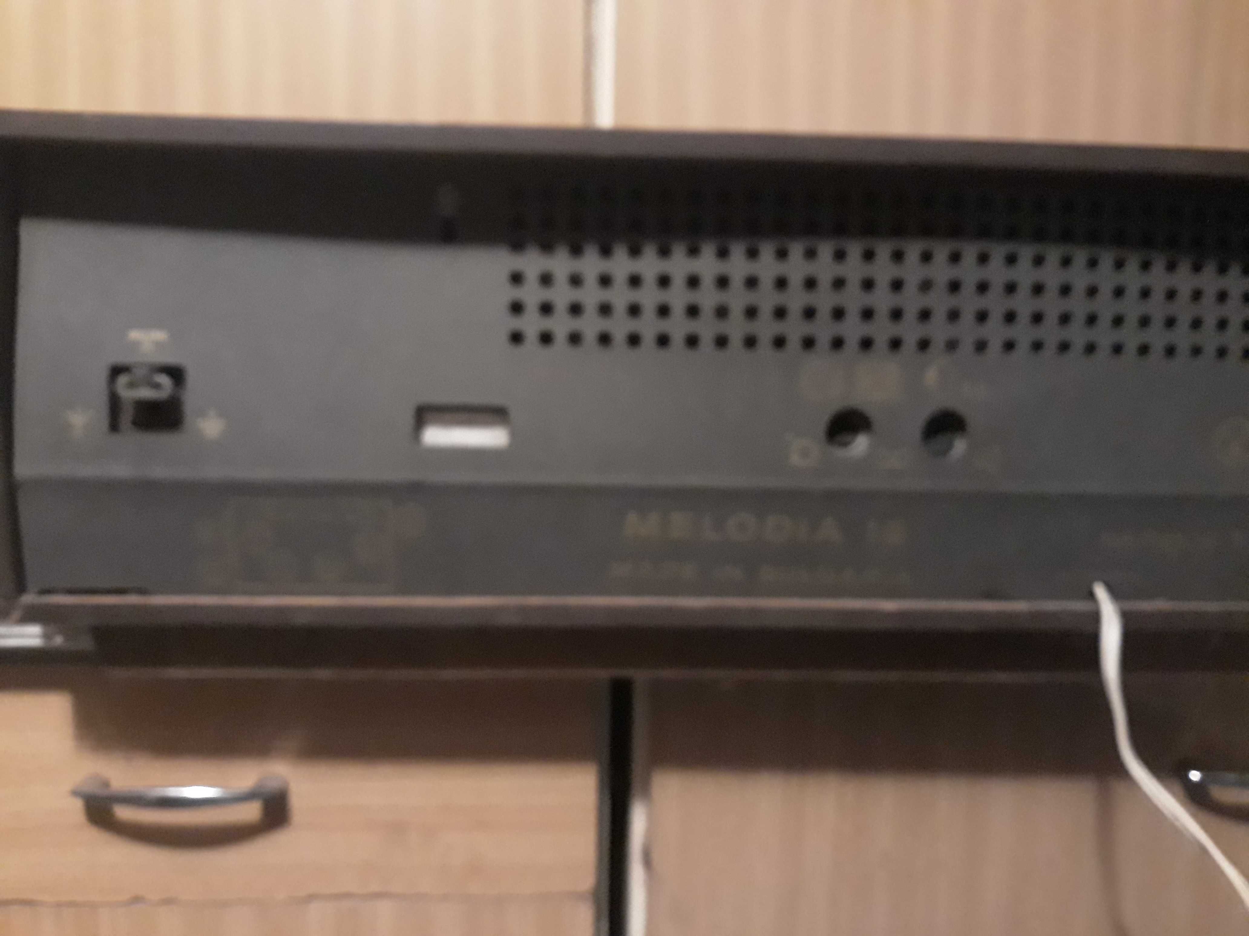Radio lampowe Melodia 16 - sprawne, z czasów PRL