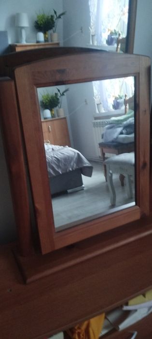 Lustro na toaletkę