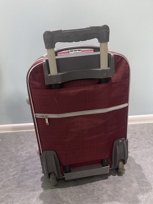 Валіза дорожна на колесах