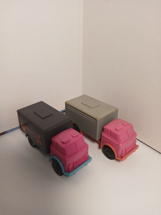 Dwa samochodziki dostawcze Prl/Zsrr