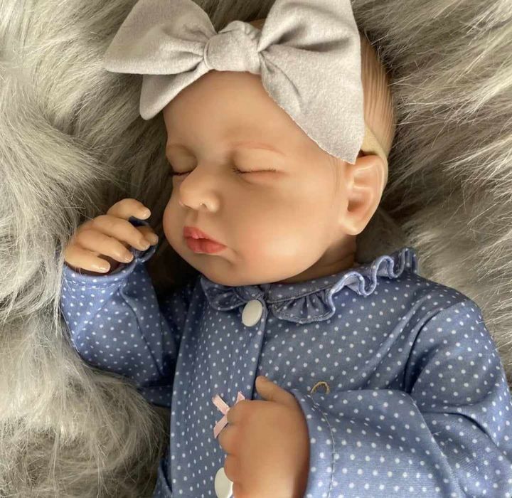 Nowa realistyczna lalka typu Reborn śpiący bobas z akcesoriami