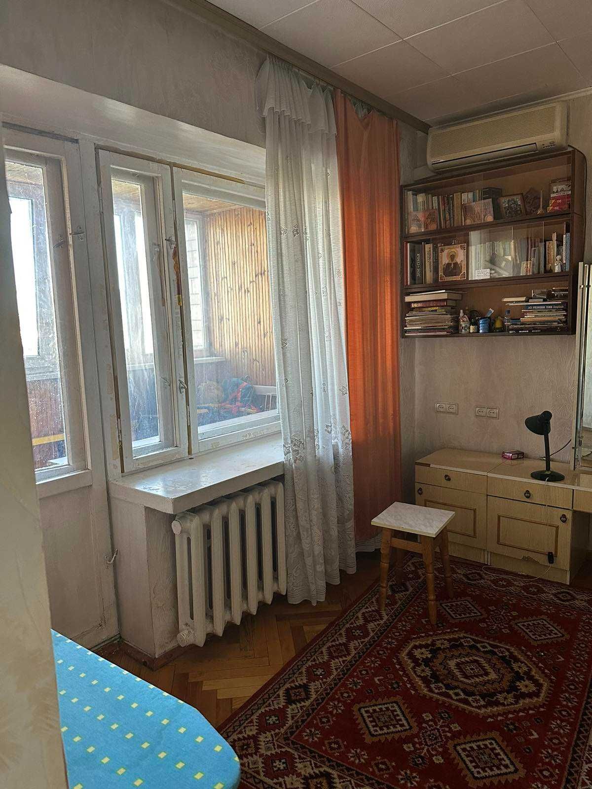 окрема кімната в двокімнатній квартирі Київ