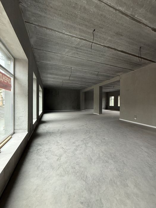 О Р Е Н Д А комерційого приміщення в центрі міста