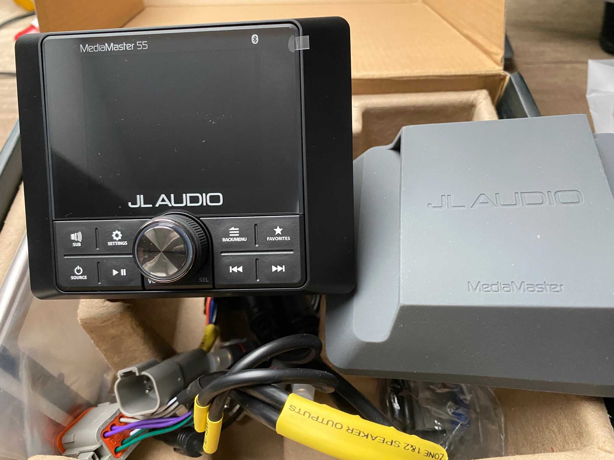 Garmin JL Audio MM55 jachtowy system audio kolorowym wyświetlaczem