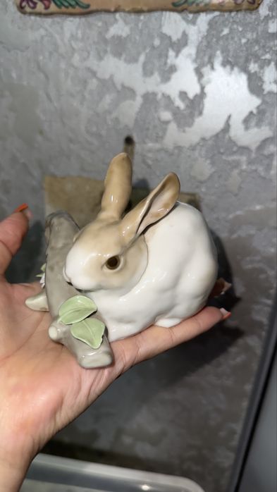 Вінтажна порцелянова статуетка Lladro "Їсть кролика" №4772,