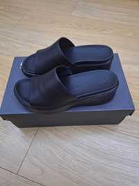 Nowe damskie sandały Flowt Wedge LX Heeled Slide, czarne prod. ECCO