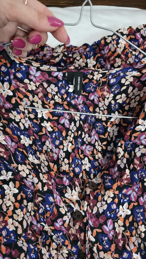 Długa sukienka na lato w kwiatki  Vero moda  sukienka maxi