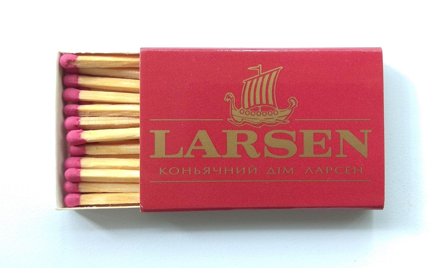 Фирменные спички Larsen