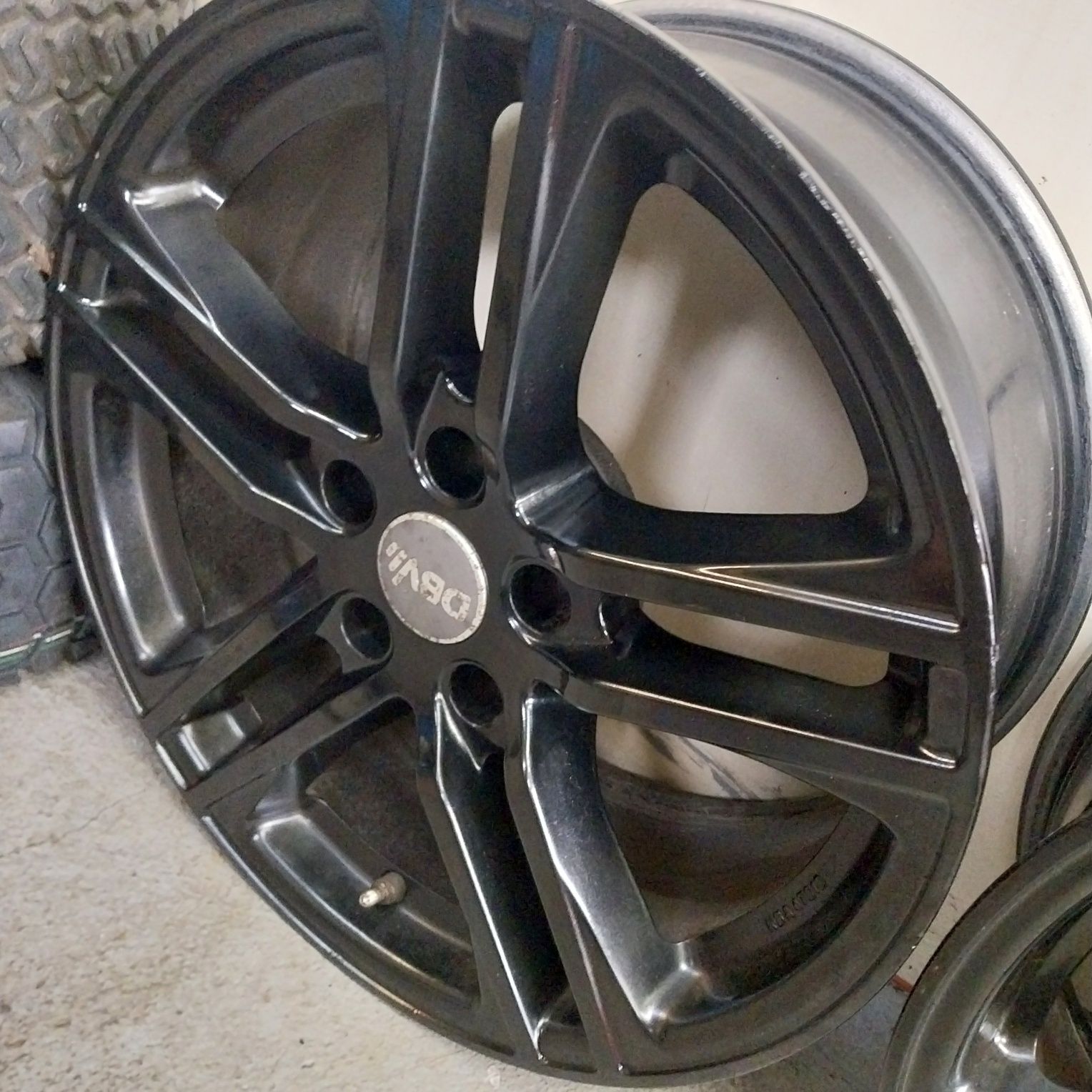 Felgi Aluminiowe R17 5x112 8J ET 35