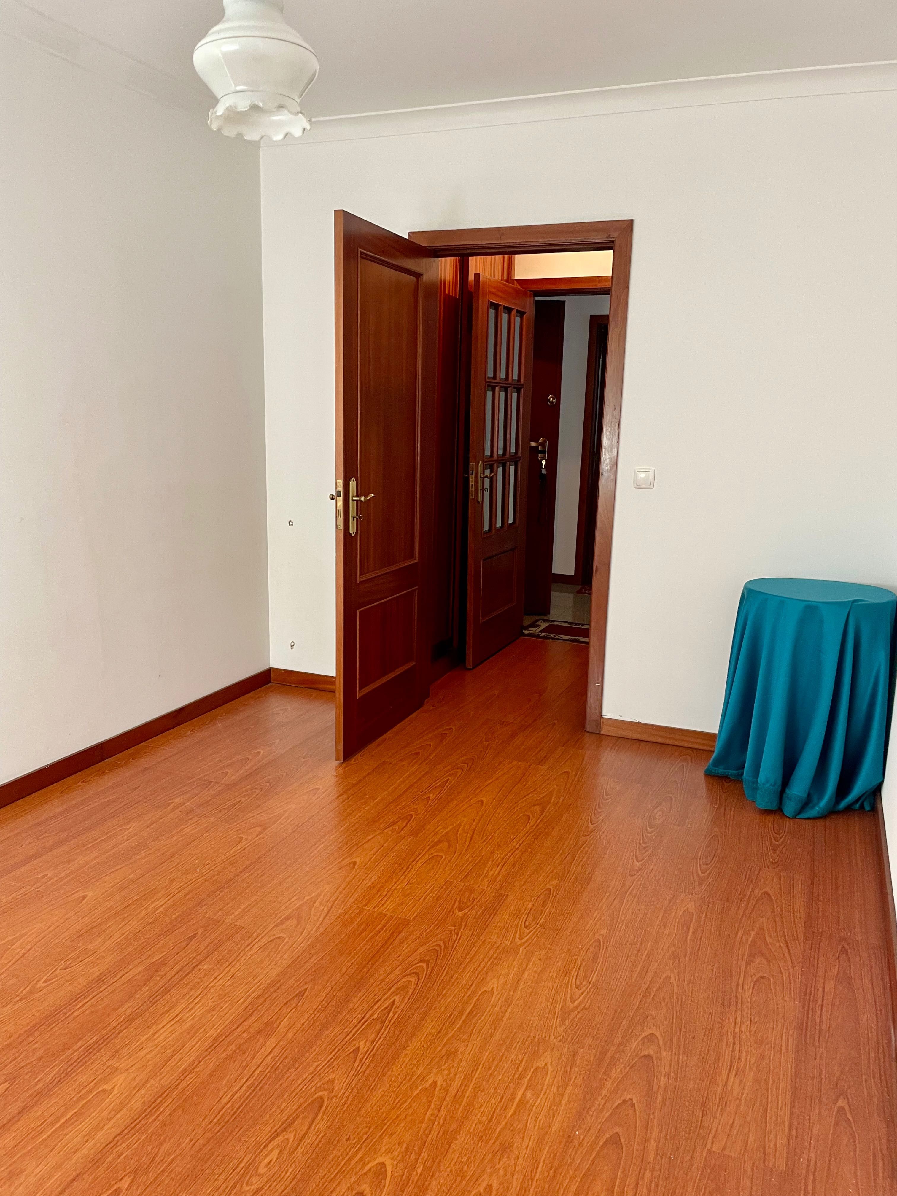 Alugo apartamento T2 no centro de Oliveira de Frades