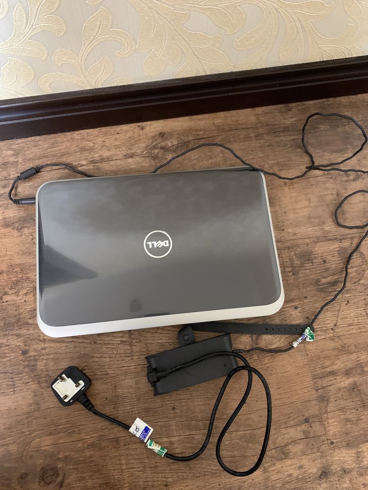 Ноутбук Dell Inspiron 5520